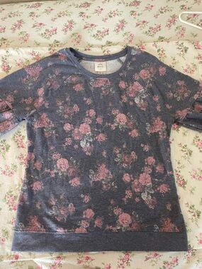 Knox Rose Gray Long-Sleeve Pull-Over with Pink Rose Print